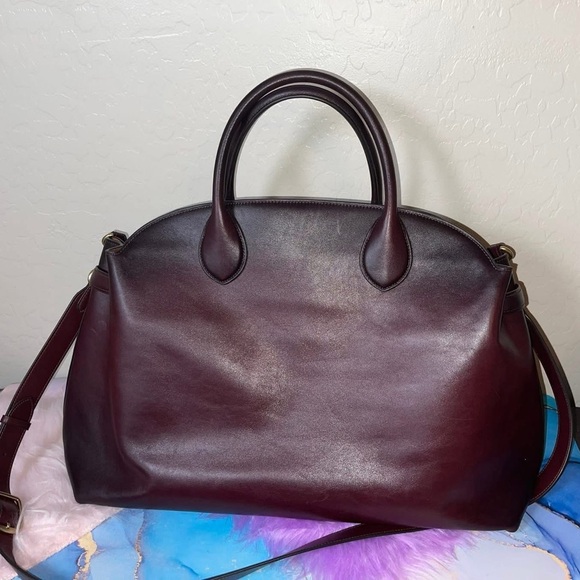 Coach 48 Merlot Empire has seen some world! Too big of a bag for me! - Picture 2 of 10